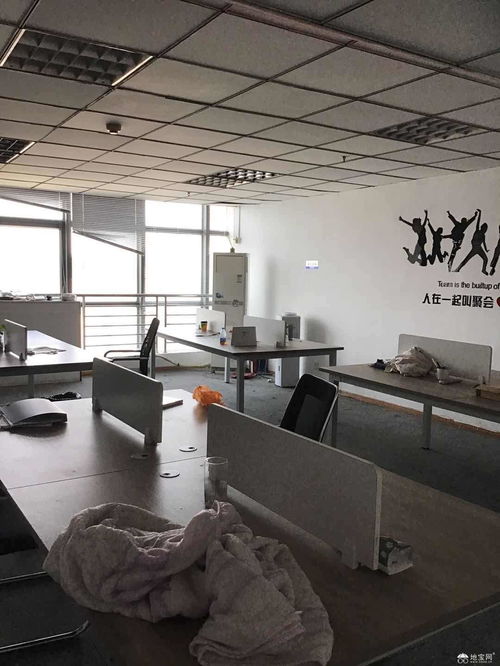 南昌老福山地鐵口，華龍國際大廈精裝辦公空間出租，配備齊全家具，專業管理